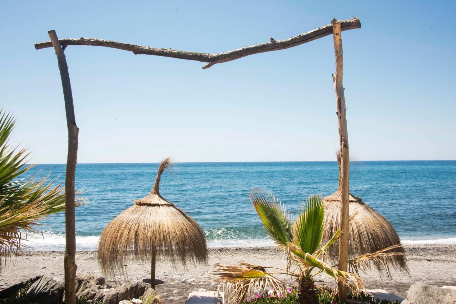 AlmuñécarCasa En La Playa De Cabriaアパートメント エクステリア 写真
